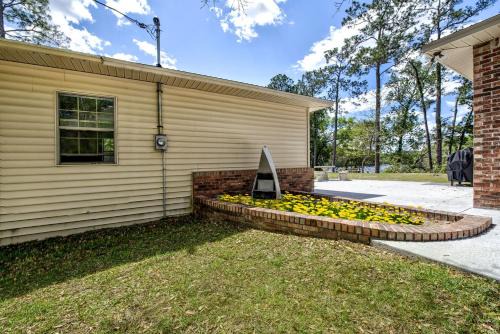 Sopchoppy House | Ochlockonee River Cottage with Scenic Island Vista in Wakulla County, FL