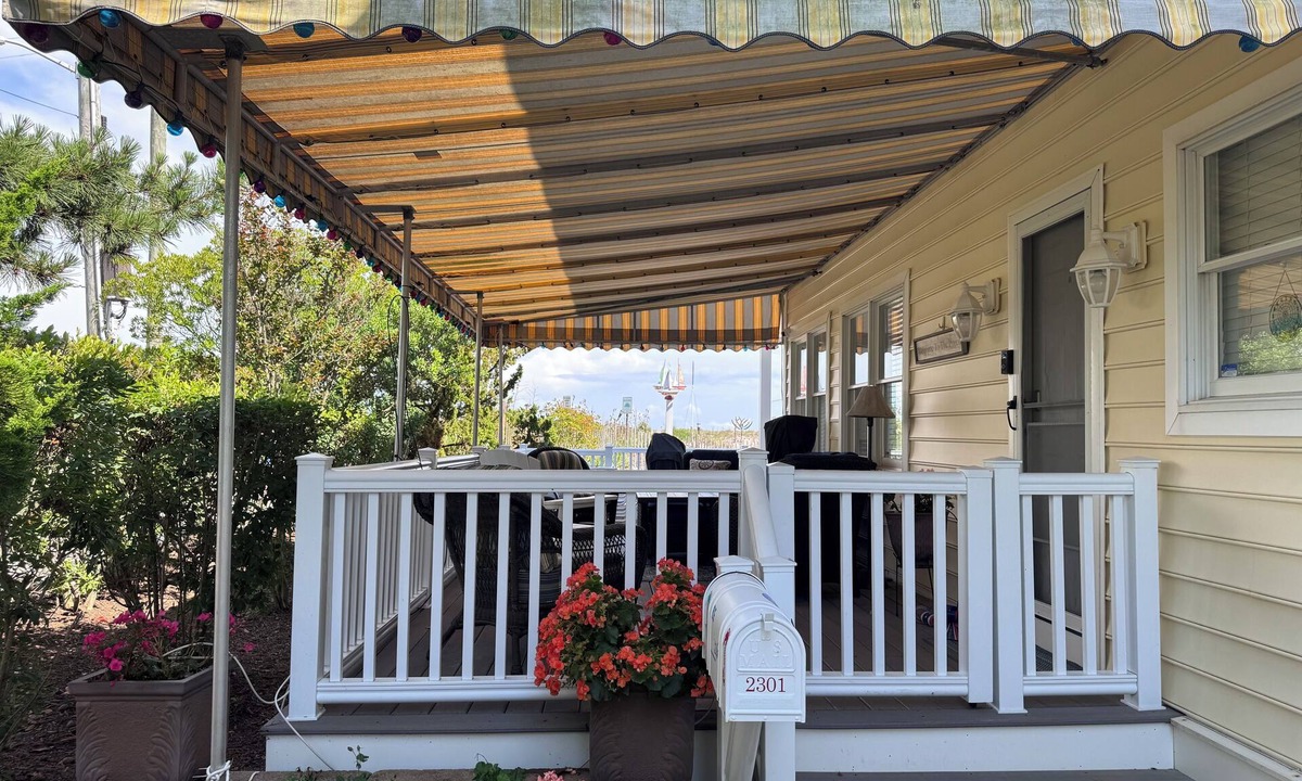 Gold Coast House | OCNJ premier beachfront location, 3 bedroom 2 bath, sleeps 8!