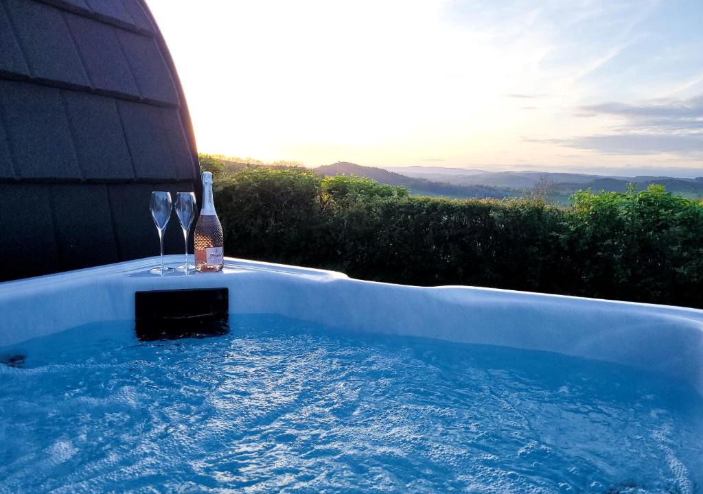 Welshpool Ski Chalet | Odli Glamping - Aderyn