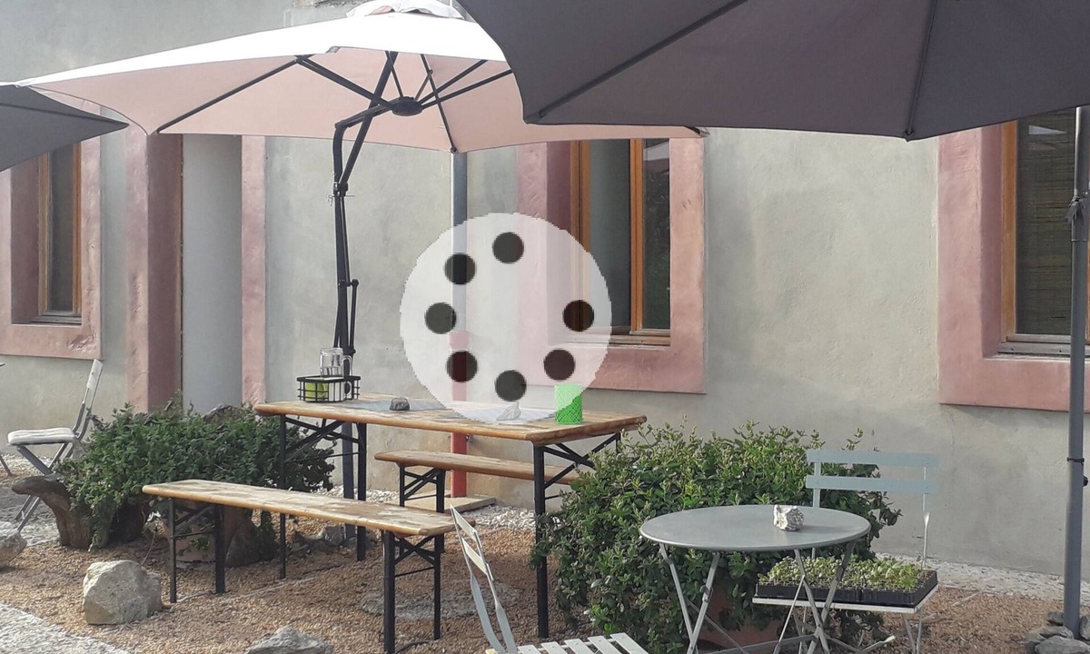 Vallon-en-Sully Apartment | Odyssée Auvergne, double room