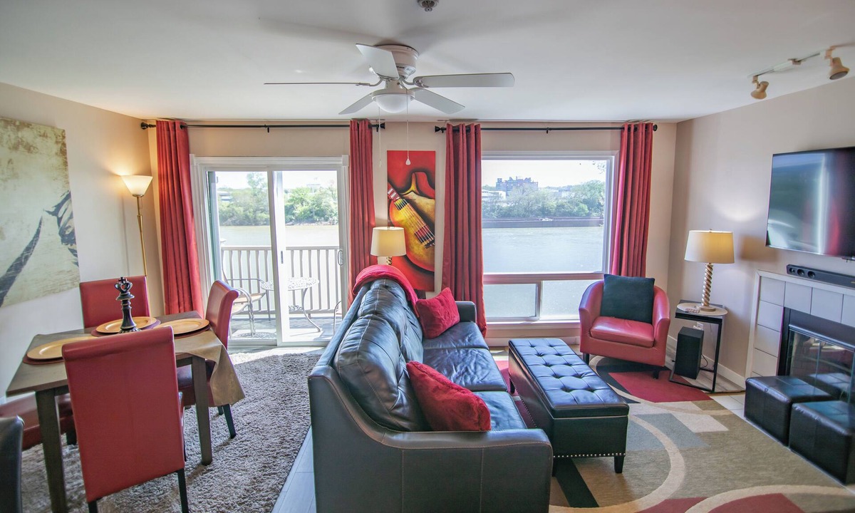 North Capitol Condo | ❤️of DWTN on the RIVER/Walk 2 BROADWAY & ALL/❤️2KING BDS/2BA/Free PRKG/POOL!🎸🎻