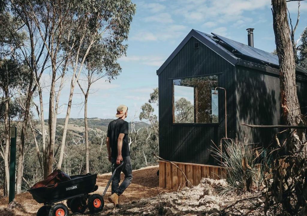 Reedy Creek House | Off-Grid Cabin Deep in Nature - Pet Friendly - Ava
