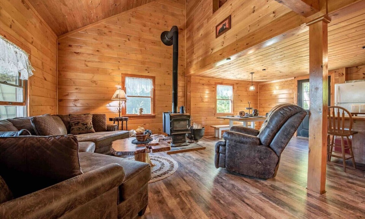 Canaan Cabin | Off Grid Rustic Cabin Deep in the Woods