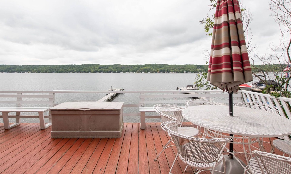 Livonia Center House | Off The Hook: Beautiful Sunset Views on Conesus Lake!