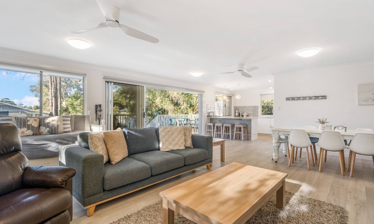 North Haven House | Off The Wall - close to beach, river and breakwall