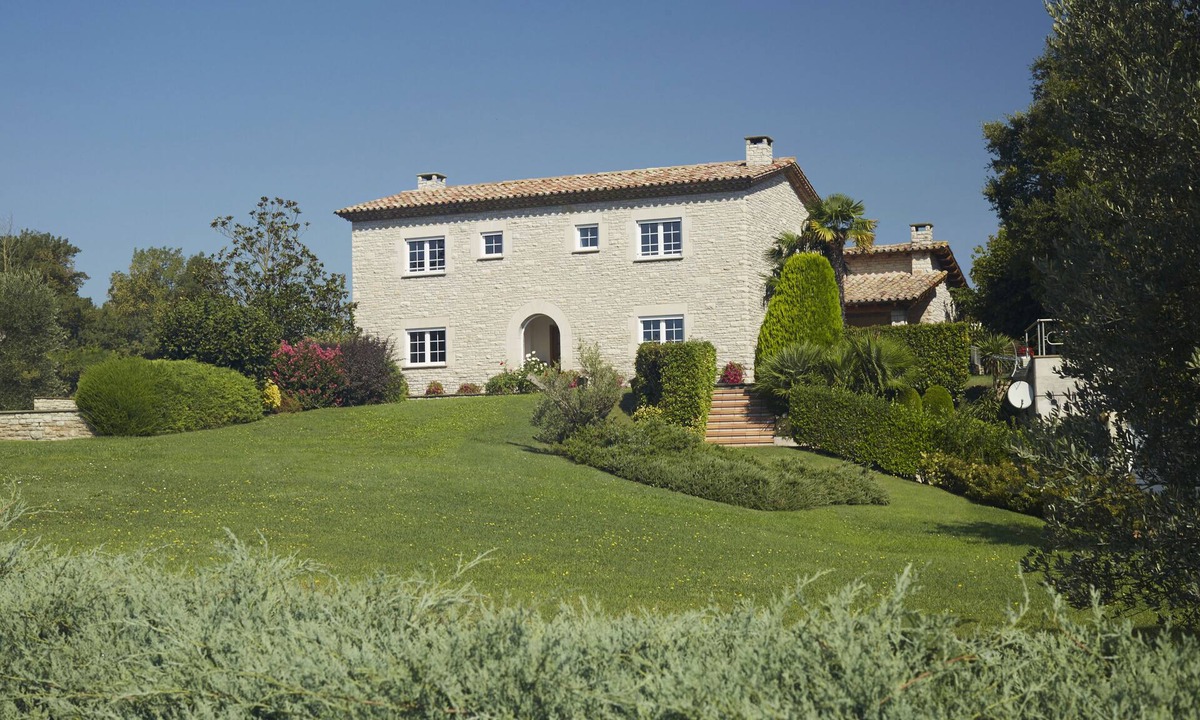 Gurb Cottage | OFFER: Exclusive rural house with large garden, spectacular pool and spa.