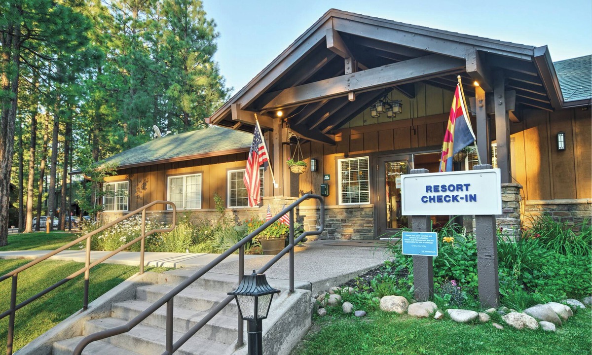 Pinetop Resort | OFFICIAL LISTING | Worldmark Pinetop Studio w/Fireplace, Balcony, Pool & More