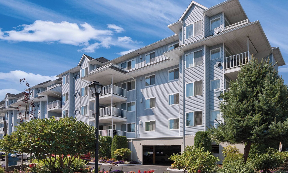 Birch Bay Resort | OFFICIAL LISTING | WorldMark Birch Bay 2 BR w/Fireplace, Balcony, Pools & More!