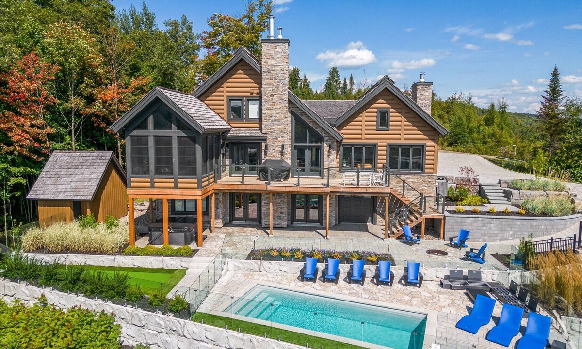 Saint-Faustin-Lac-Carre Ski Chalet | OHANA | Chalet for rent with spa and pool