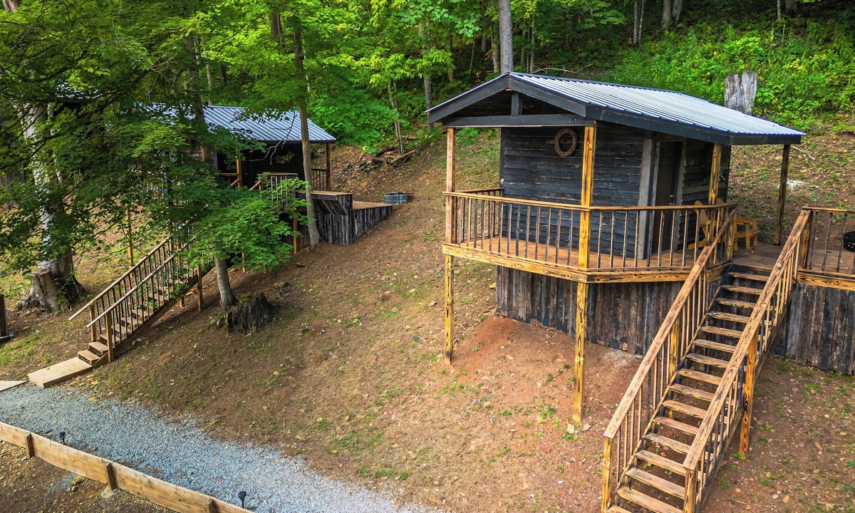 Lynx Cabin | Ohio Starlight Glamping Cabins