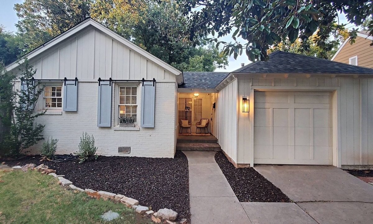 Central Oklahoma City House | *OKC BEST LOCATION* Close to Whole Foods, Fairgrounds, and night life.