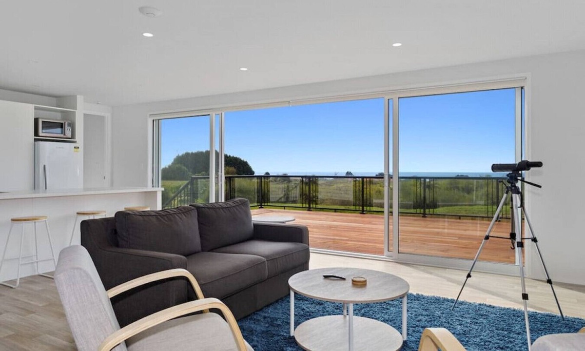 Te Kaha House | Okioki - Te Kaha- Holiday Home