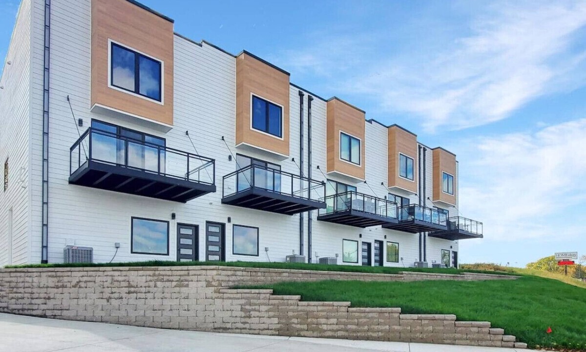 Arnolds Park Villa | Okoboji Oasis at the Lake in Arnolds Park