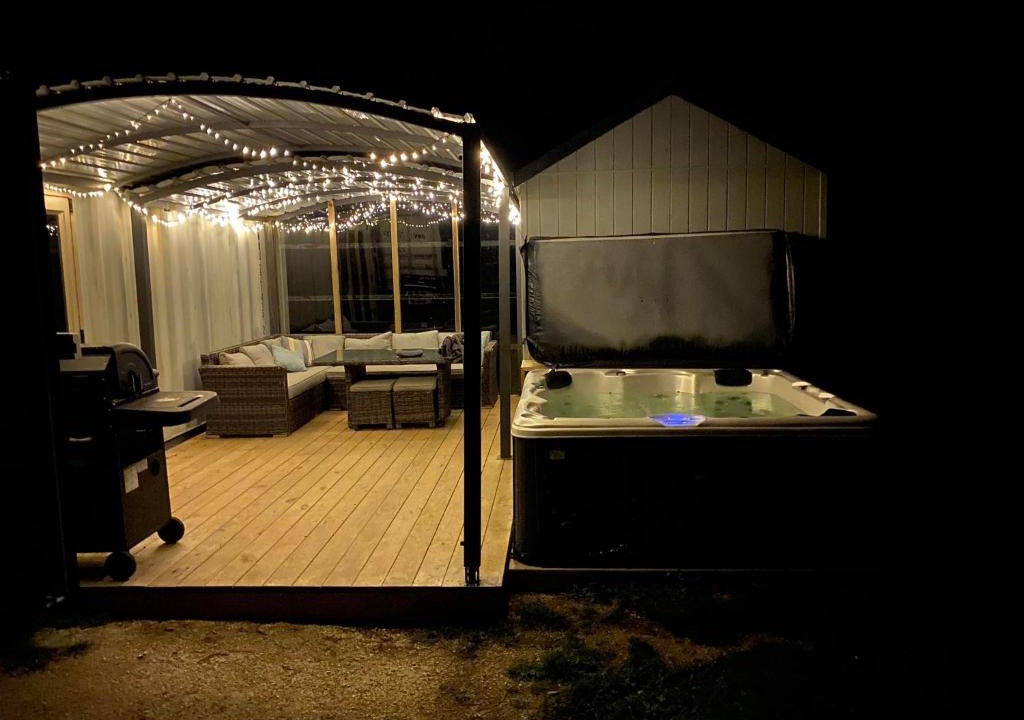 Oparau Other | Okupata Crossroads