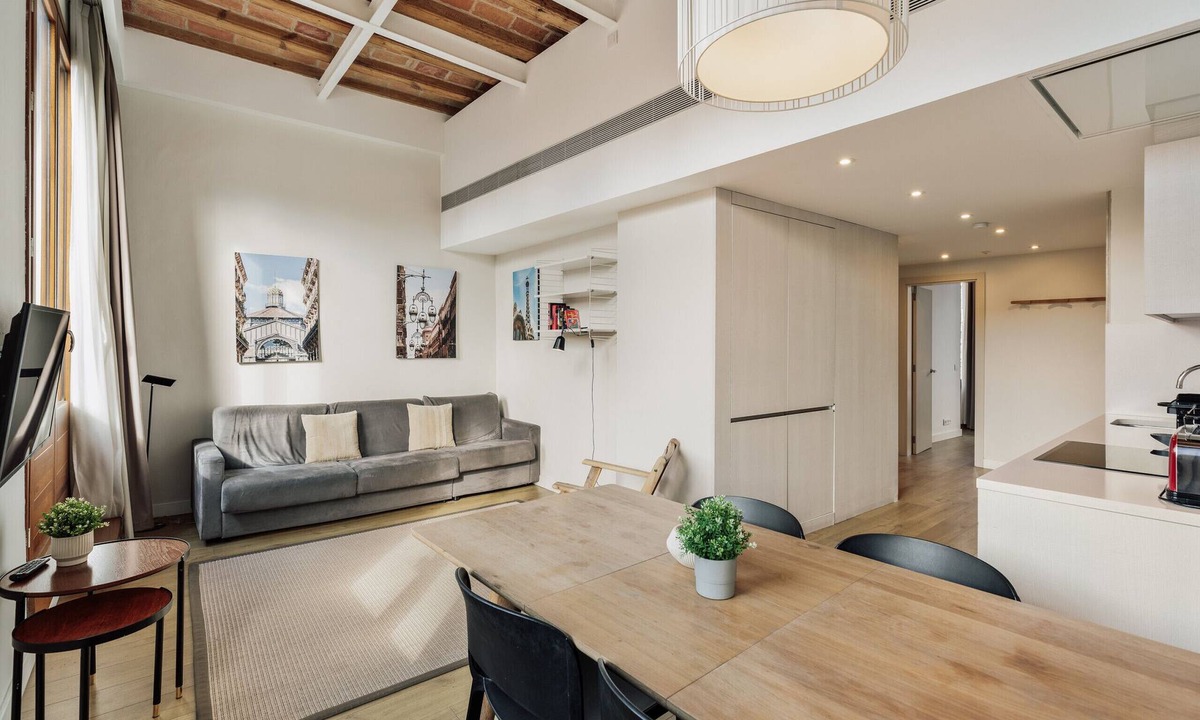 Gothic Quarter Apartment | OLA LIVING BOQUERIA 1
