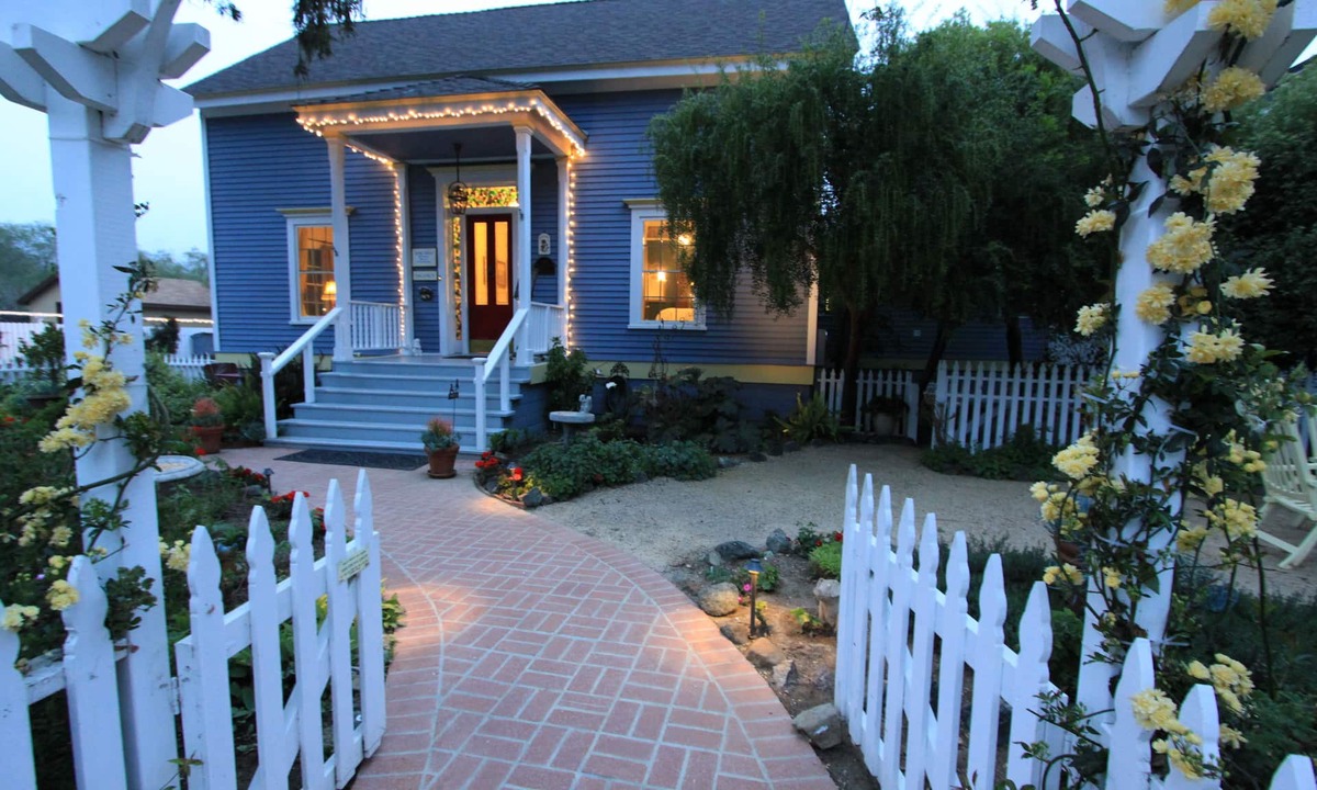 Cambria Bed & Breakfast | Olallieberry Inn B&B