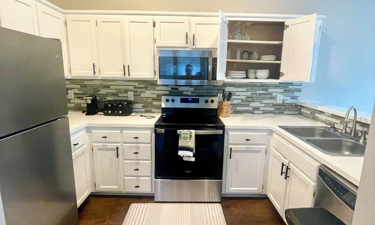 Olathe House | Olathe sleeping Beauty 3bdr And 2 baths. Long stay
