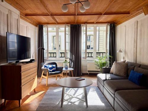 Old City of Bern Apartment | Old City Gem-Very Comfy Bed-Bakery Downstairs