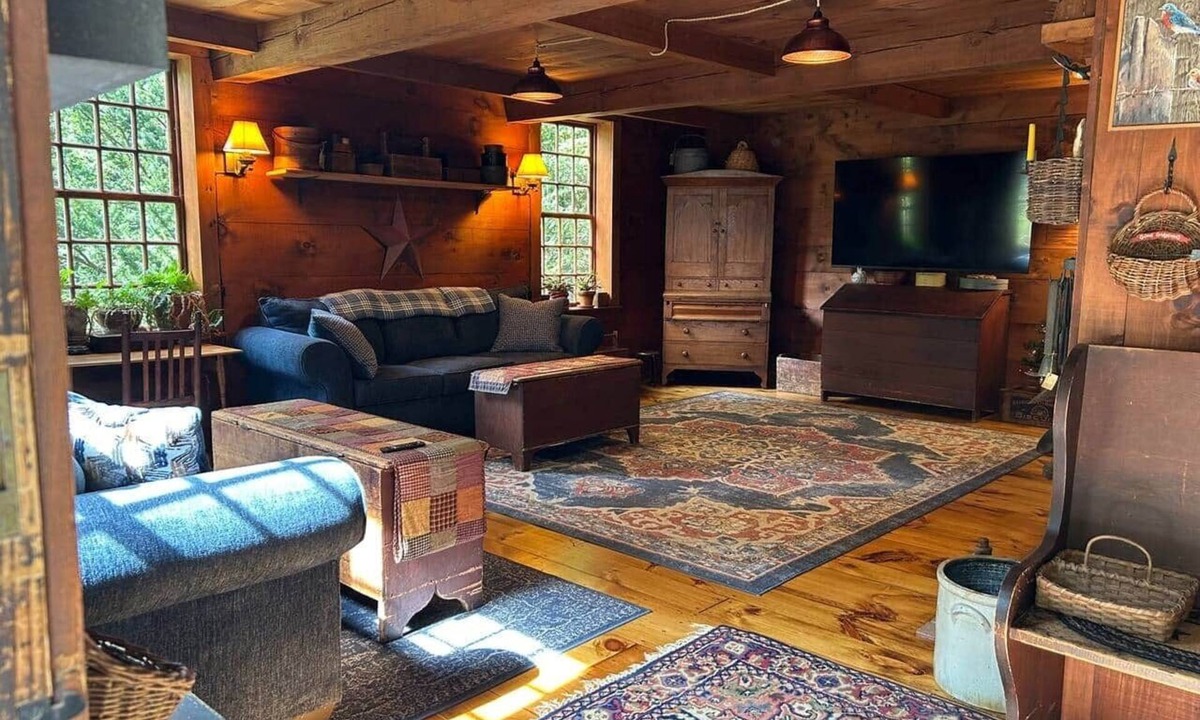 Deerfield House | Old Deerfield Treasure!