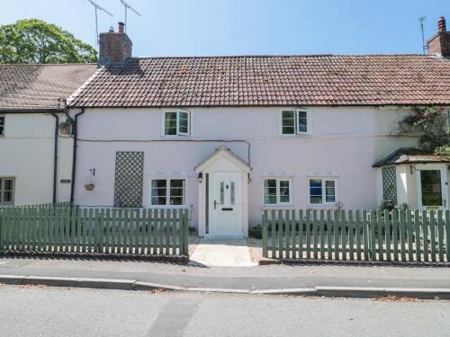 Warminster House | Old Farm Cottage