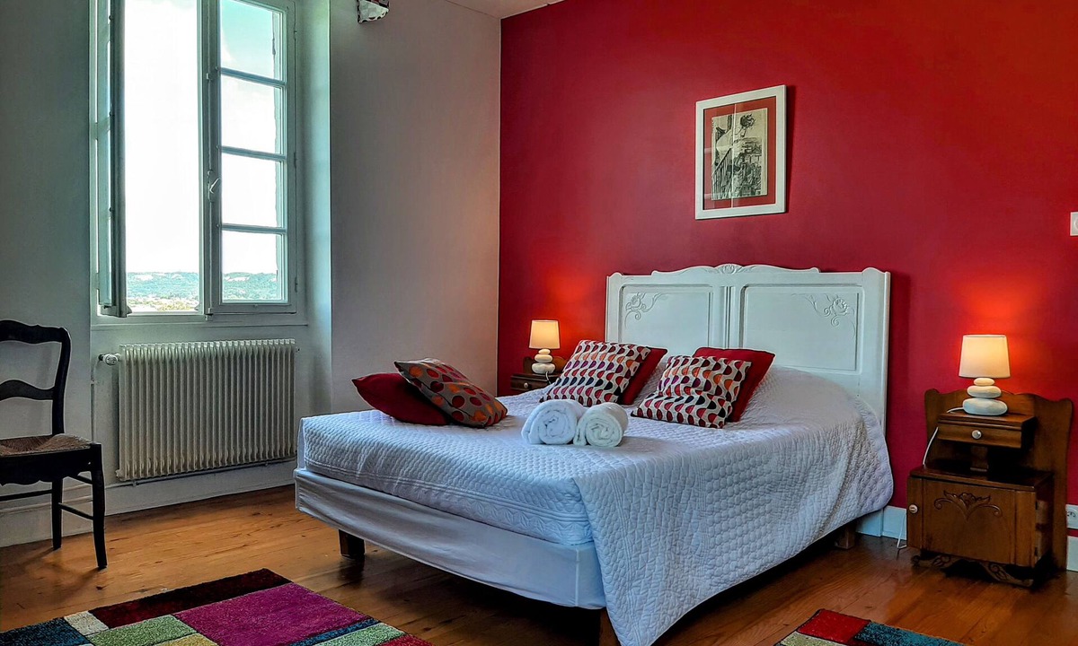 Aiguillon House | old farmhouse renovated