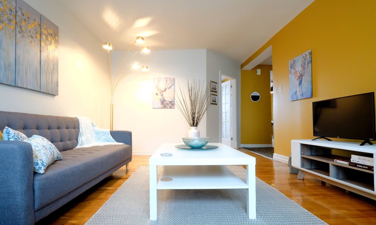 Desjardins Apartment | Old Lévis-2 Bedrooms-Terrace-12 min to Old Québec Ferry-WiFi-Air Conditioning