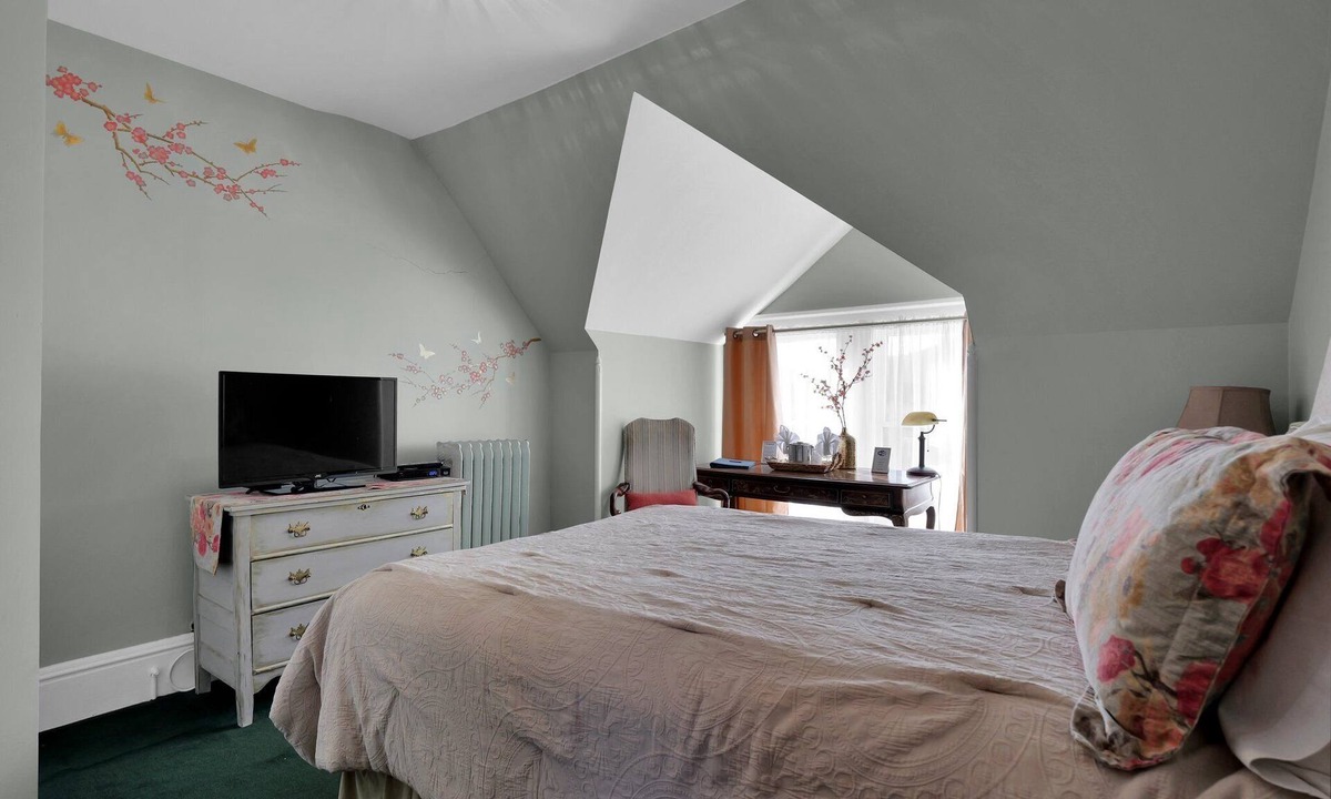 Olean Bed & Breakfast | Old Library Inn - Mark Twain Room