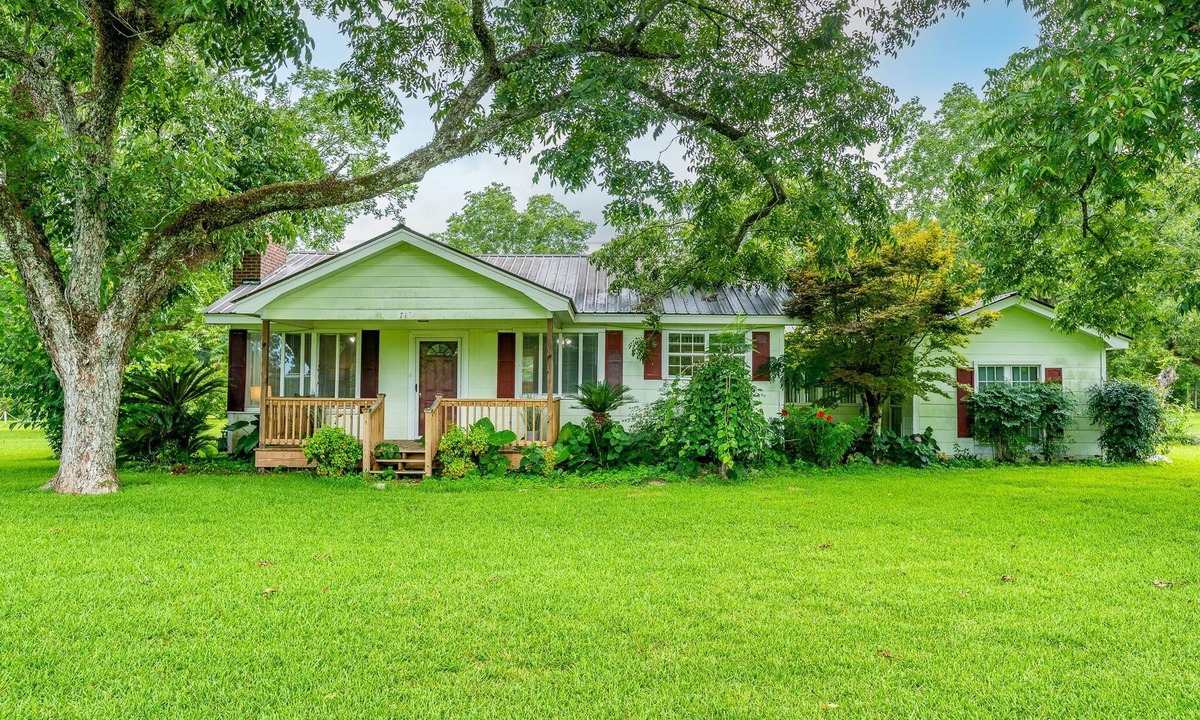 Purvis House | Old Orchard Country Home