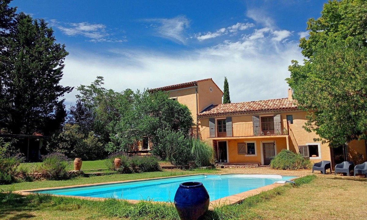 Villecroze House | Old Provencal farmhouse of 180m2, in the Parc du Verdon, with swimming pool, 6 bedrooms.