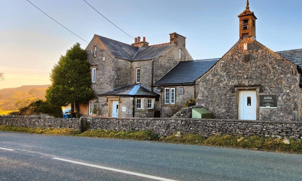 Fourstones Near Bentham House | Old School House - Yorkshire Three Peaks Challenge