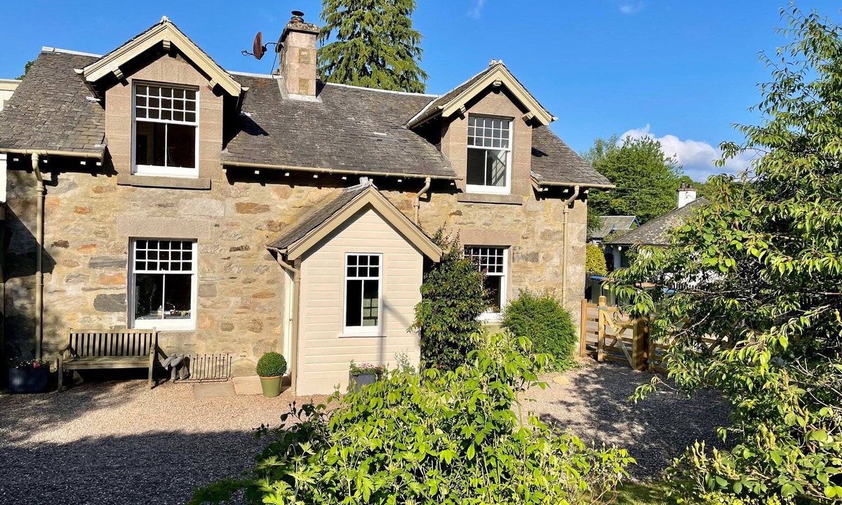 Grandtully Cottage | Old Schoolhouse