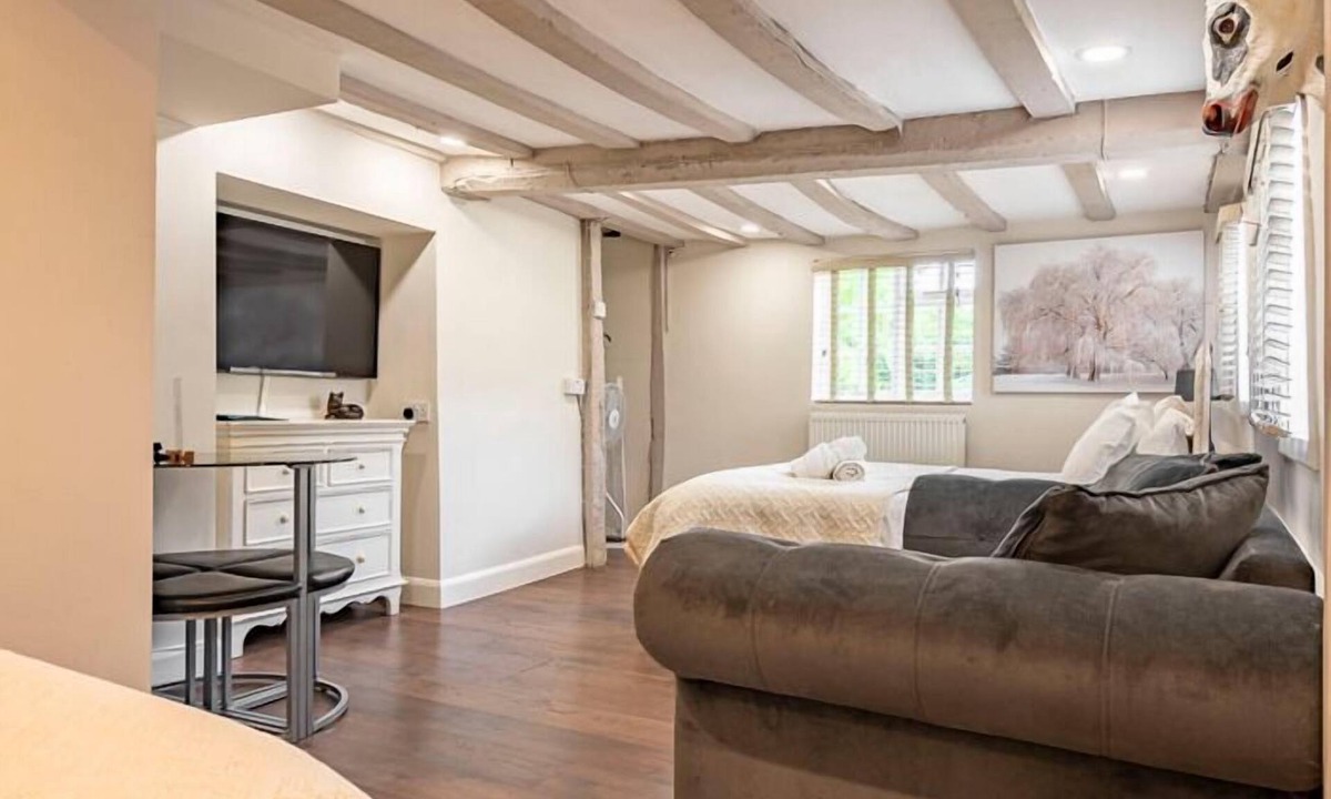 Bishop's Stortford House | Old Thatch Bambers Green