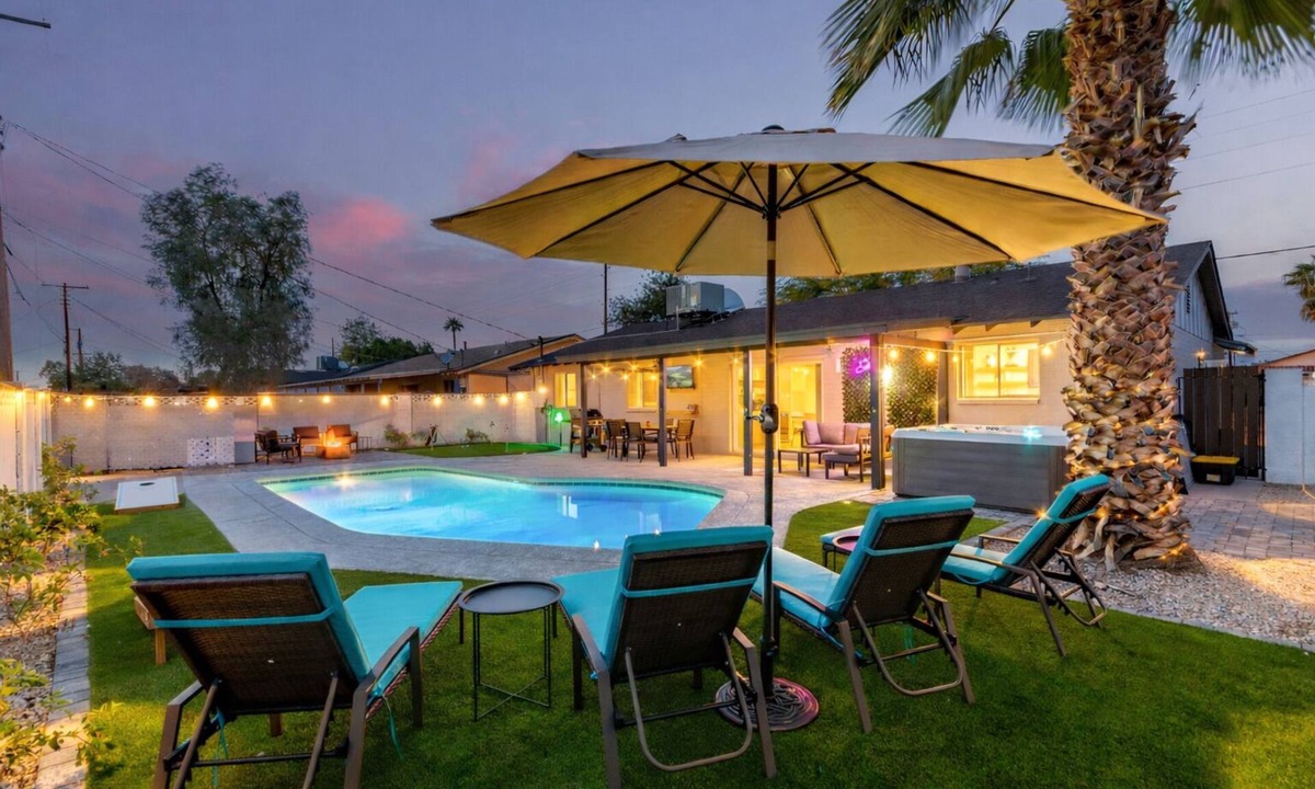 Cox Heights House | Old Town Dream- Pool, Hot Tub, Firepit, Foosball, Cornhole, and Mini Golf