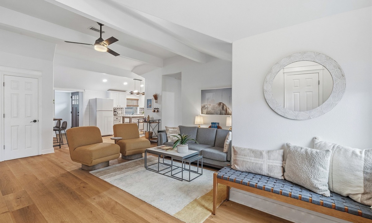 Georgetown House | Old Town Georgetown Retreat-Historical Home- Walk to the square and park