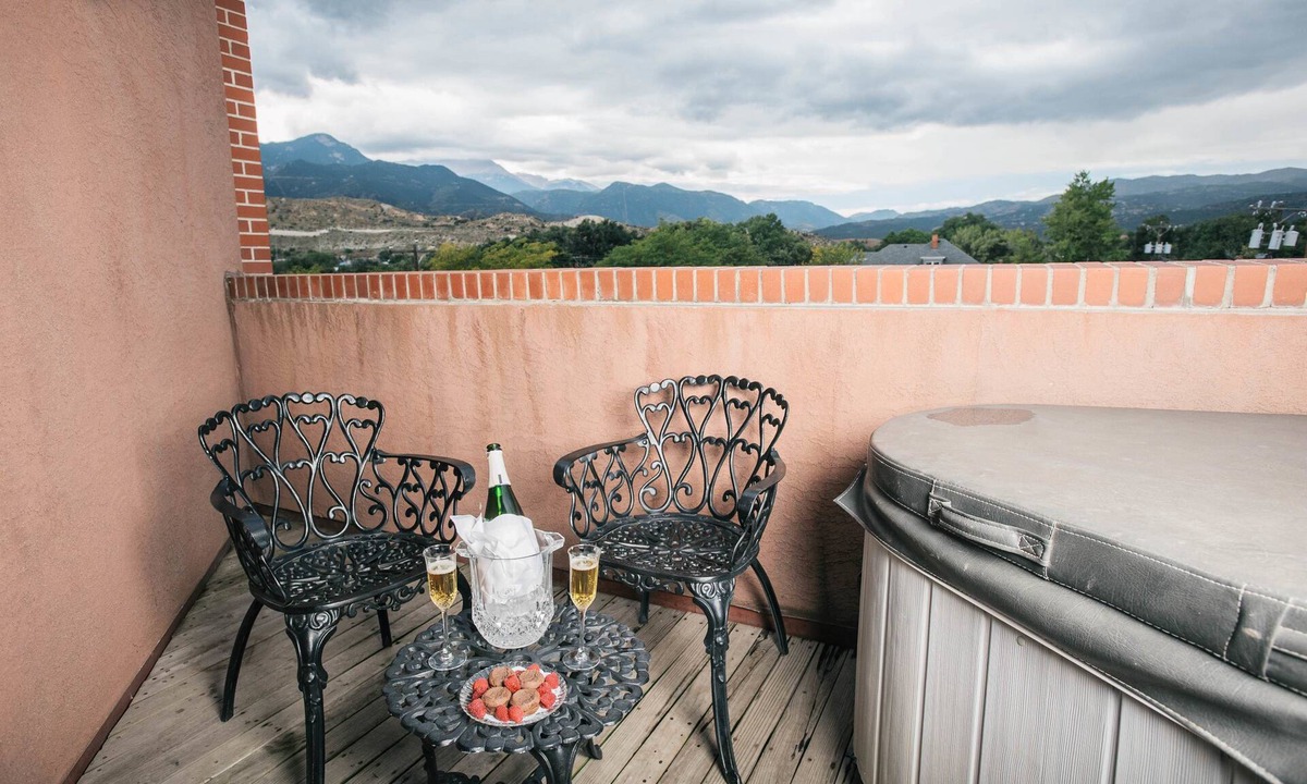 Colorado Springs Bed & Breakfast | Old Town GuestHouse B&B