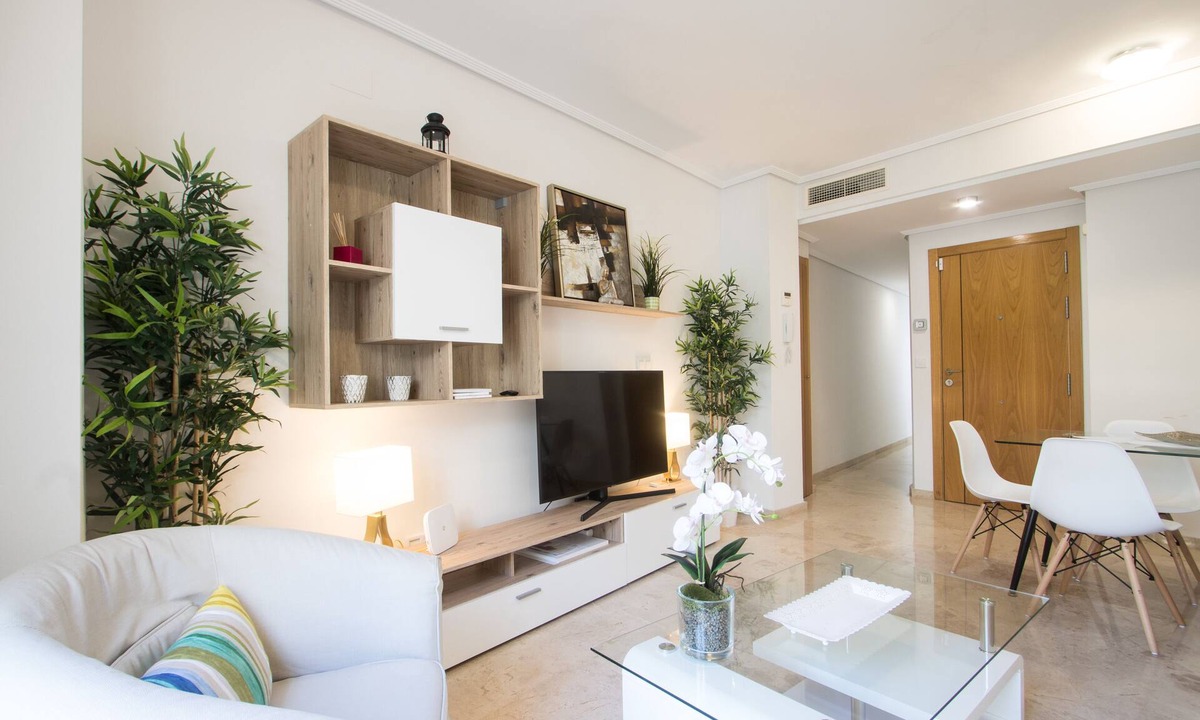 Alicante City Centre Apartment | Old Town Penthouse, Walk to Beach