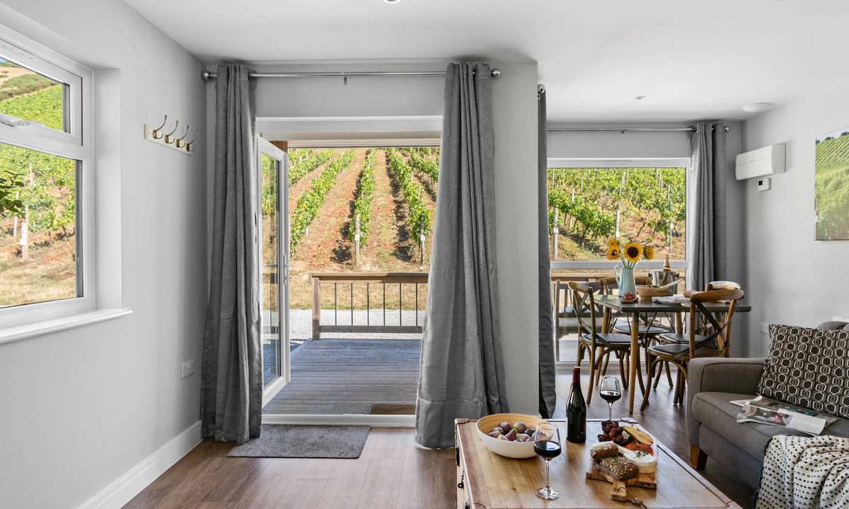 Teignmouth Cabin | Old Walls Vineyard