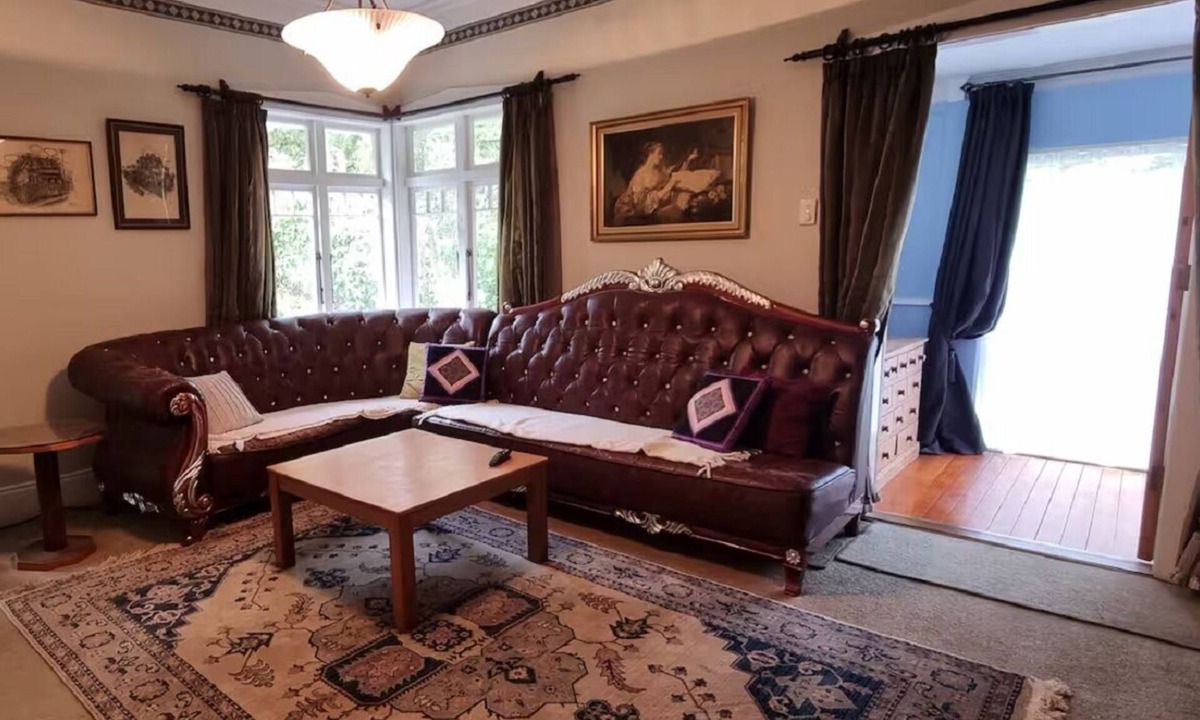 Whangarei Villa | Old-World Charm Hibernarium