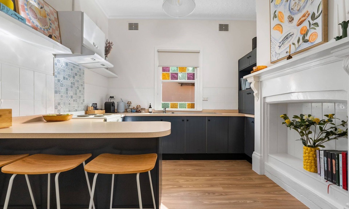 Bathurst House | Olde' Haven - Federation Charm close to CBD