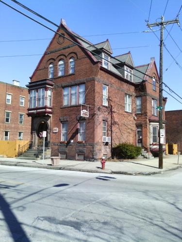 Troy Bed & Breakfast | Olde Judge Mansion B&B