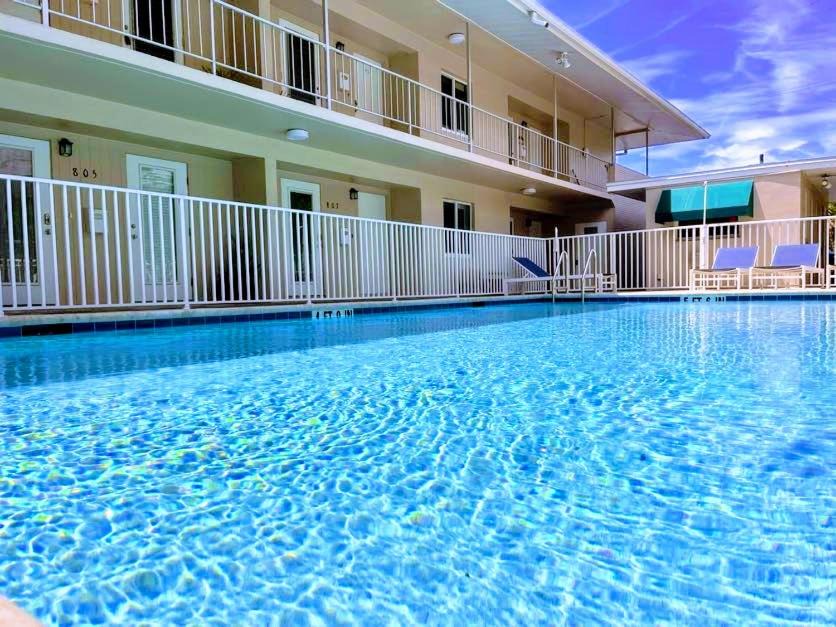Old Naples Apartment | Olde Naples Condo #807