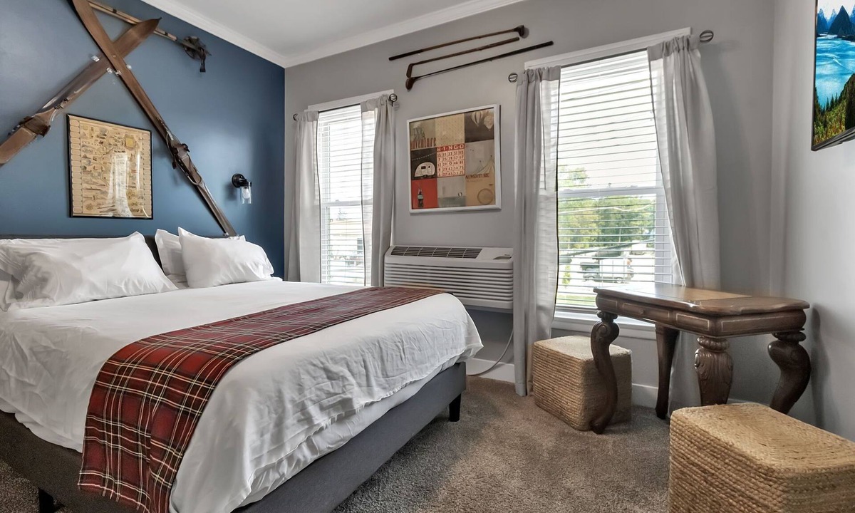 Hamburg Apartment | Olde Time Game Room at The West End Inn