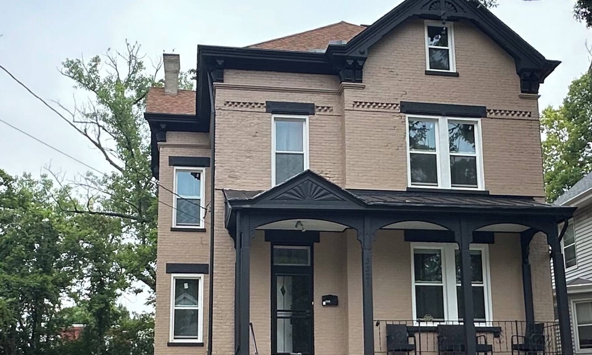 Cincinnati Apartment | “Oldie but Goodie”