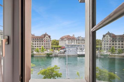 Niederdorf Apartment | OldTownRiversideACBalconyFreeParkingWaterView