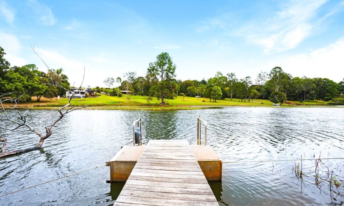 Yungaburra House | Oleander Escape Lake Front Retreat