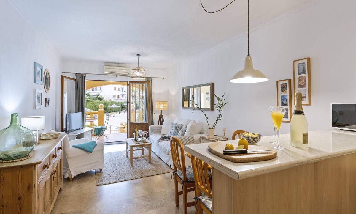 Aduanas Apartment | Olive Beach