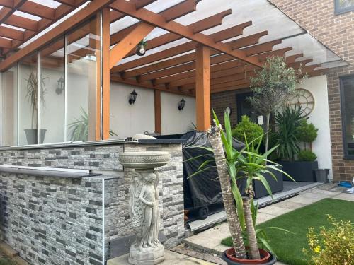 Sheffield Villa | Olive Garden House