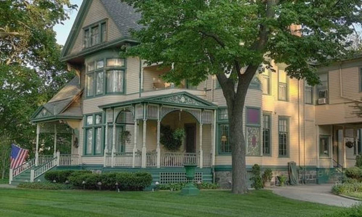 West Washington Bed & Breakfast | Oliver Inn Bed and Breakfast