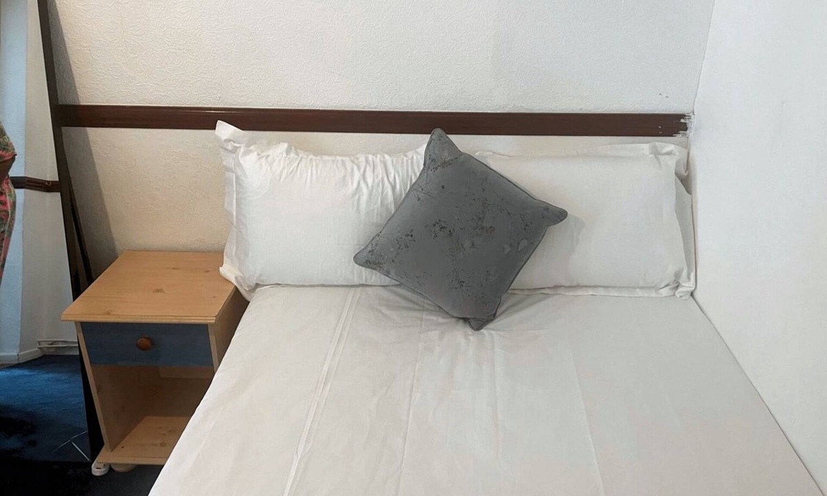 Brooklands House | Olives Stay, Romford