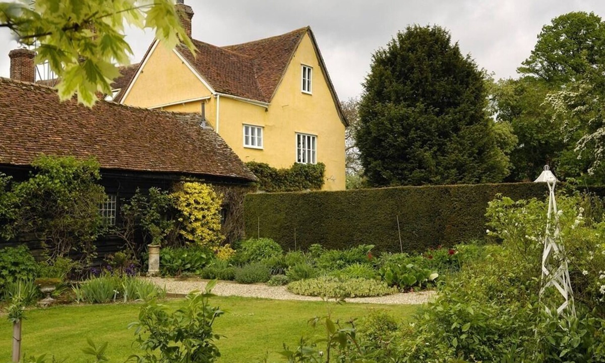 Toppesfield Bed & Breakfast | Ollivers Farm B&B